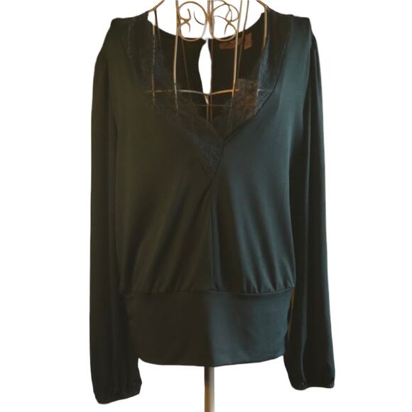 Willow Root Green v-neck lace trim size Large - Picture 1 of 5